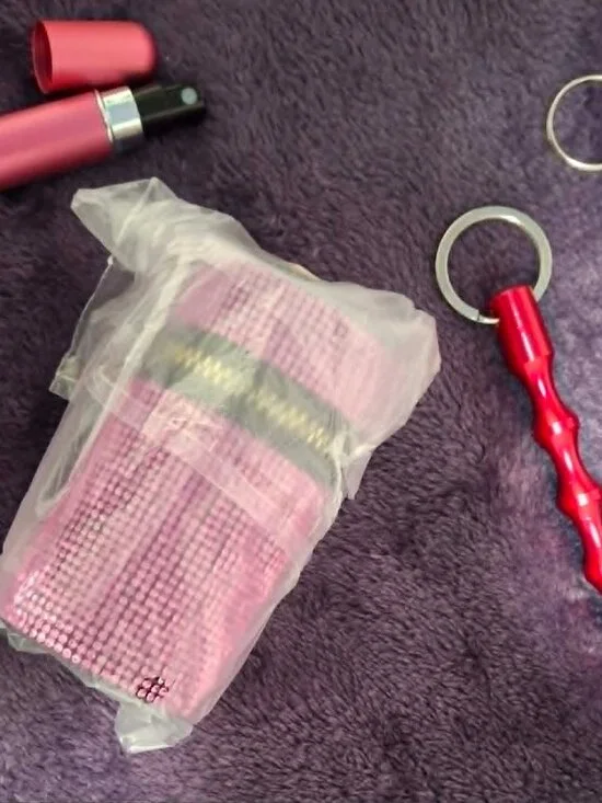 NWOT Paisly Design Safety Keychain w/Pepper Spray - Picture 2 of 5